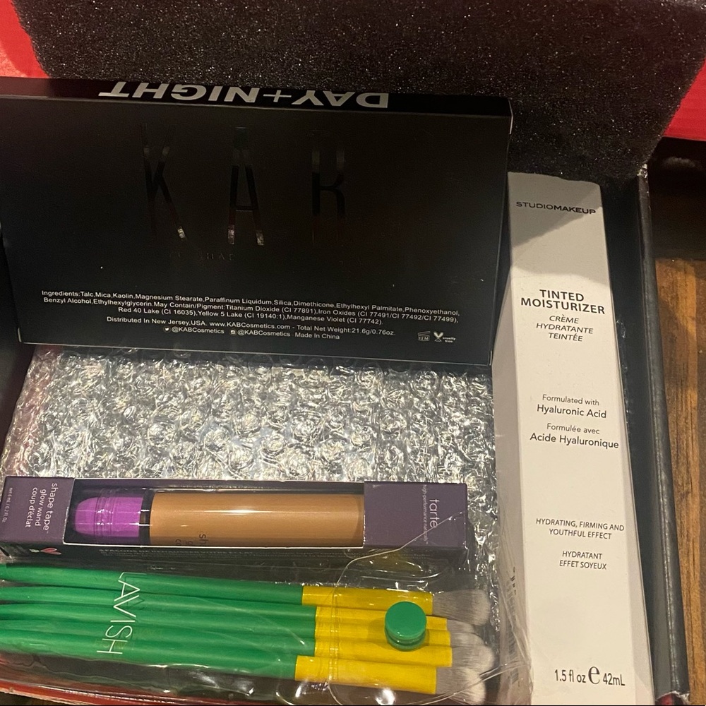Boxycharm bundle tarte shape tape, tinted moisturizer, eyeshadow brushes, etc